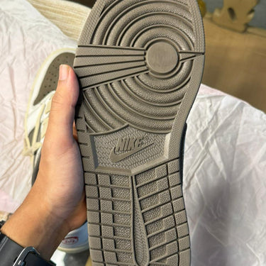 Air Jordan 1 Low X Travis Scott 'REVERSE MOCHA' - PADS ( no box )